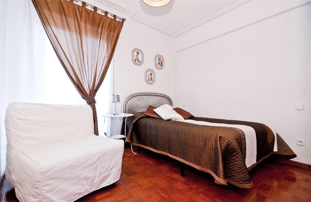 Apartamentos Aqui Me Quedo 马德里 外观 照片